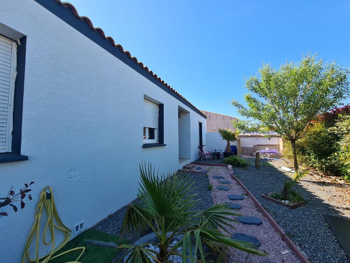 Villa Avec Piscine Sans Vis-A-Vis Caux-et-Sauzens 外观 照片